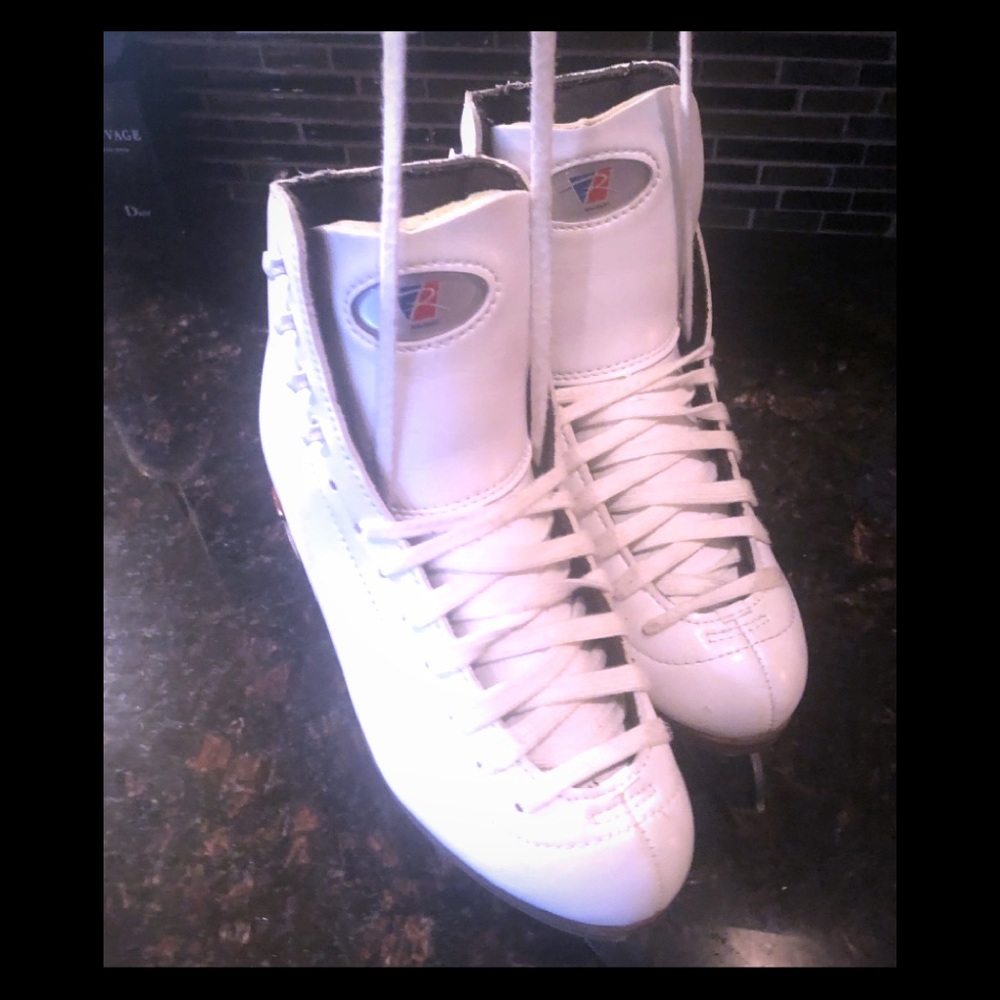 White Figure Skates - Women's Classic Ice Skates